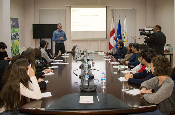 თსუ საბავშვო უნივერსიტეტის „ახალგაზრდა მკვლევართა კლუბი“ 