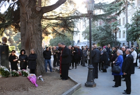 თსუ პანთეონში უნივერსიტეტეტის ერთ-ერთი დამფუძნებლის იუსტინე აბულაძის ნეშტი გადმოასვენეს