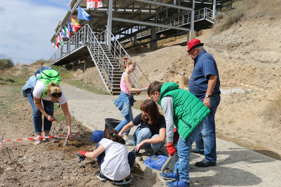 Schoolchildren Visit Archaeological Site at Grakliani Hill